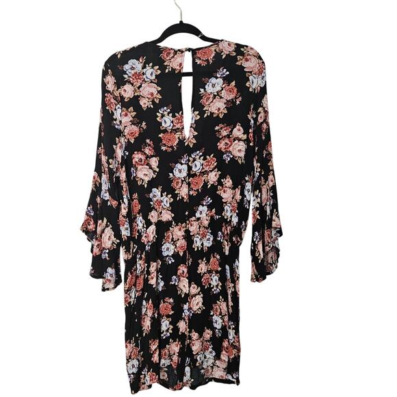Forever 21+ Black Pink Floral Romper 3/4 Bell Sleeve Key Hole Back Plus Size 2x - Picture 2 of 12